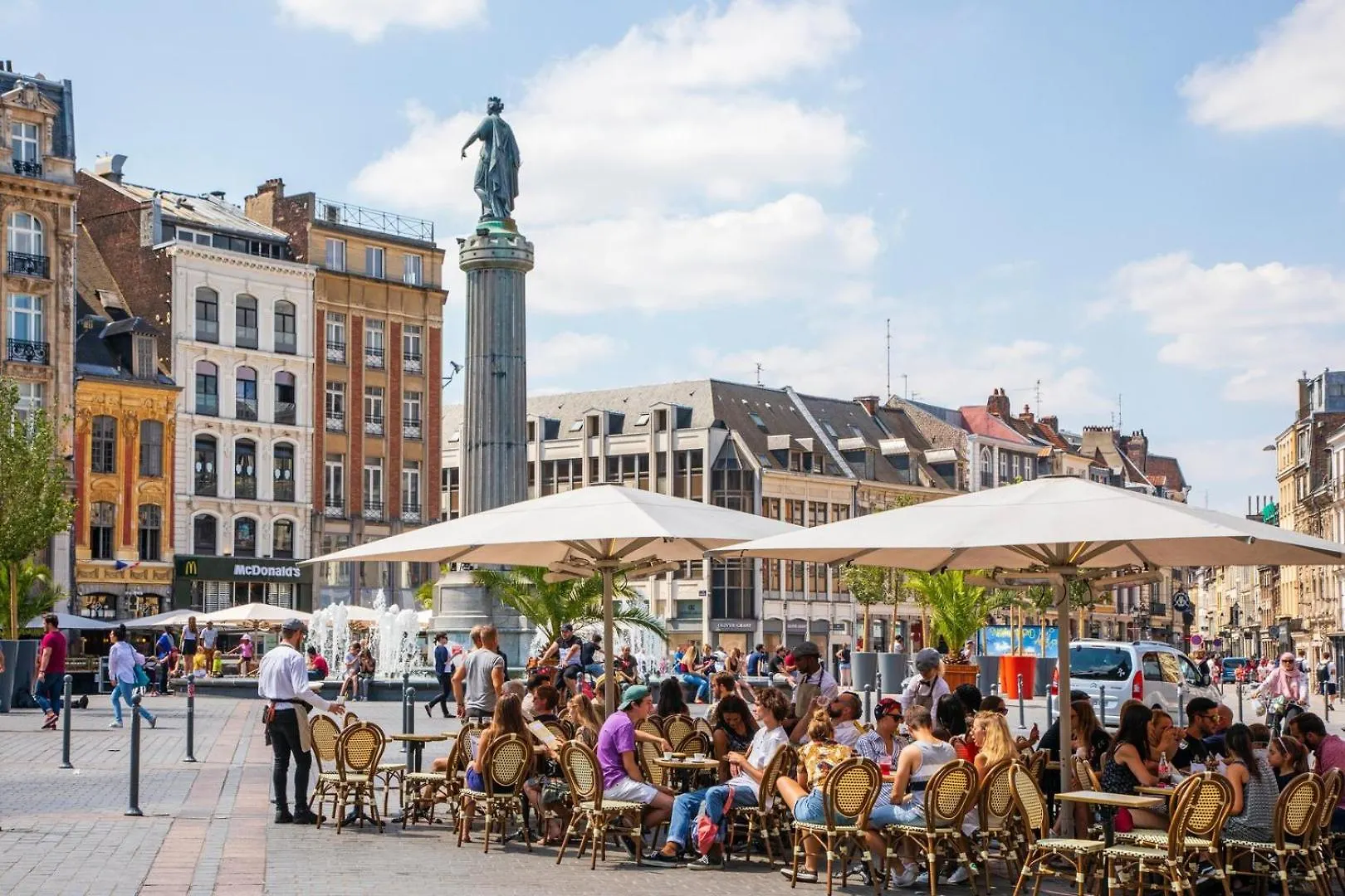 Lille Stmaur Equipped Apartment With Elevator